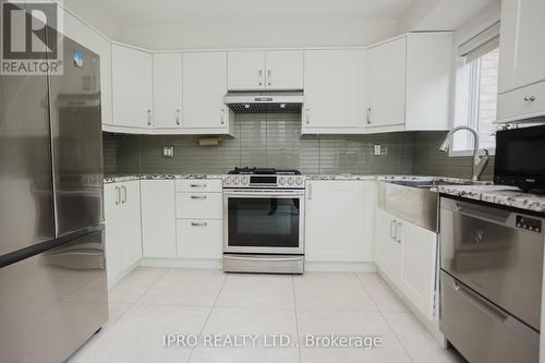 47 - 3020 Cedarglen Gate, Mississauga, ON - Indoor Photo Showing Kitchen With Stainless Steel Kitchen With Upgraded Kitchen