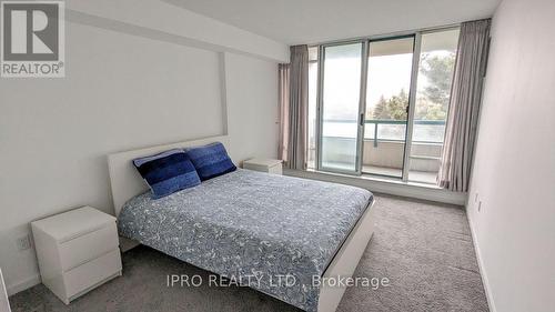 305 - 550 Webb Drive, Mississauga (City Centre), ON - Indoor Photo Showing Bedroom