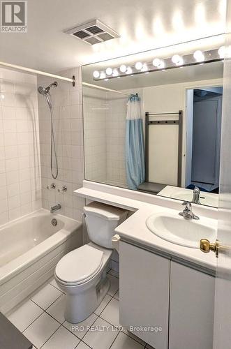 305 - 550 Webb Drive, Mississauga (City Centre), ON - Indoor Photo Showing Bathroom