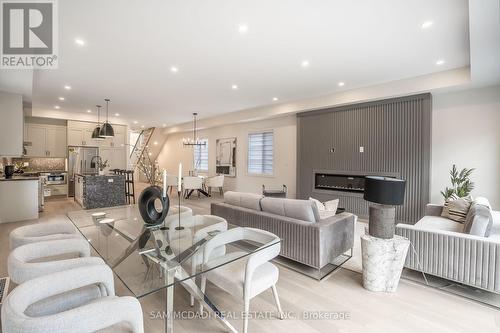 1076 Roosevelt Road, Mississauga (Lakeview), ON - Indoor Photo Showing Living Room