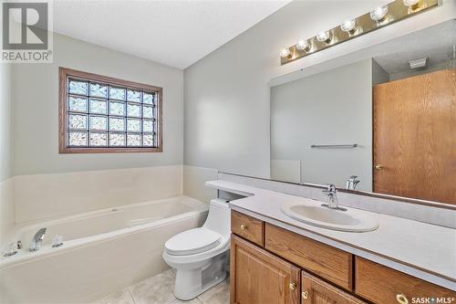 3103 Wascana Glen, Regina, SK - Indoor Photo Showing Bathroom