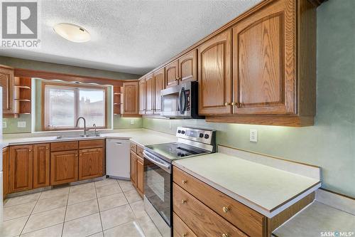 3103 Wascana Glen, Regina, SK - Indoor Photo Showing Kitchen With Double Sink