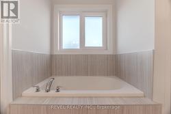 Soaker tub - 