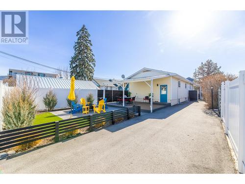 399 Nanaimo Avenue W, Penticton, BC - Outdoor With Deck Patio Veranda