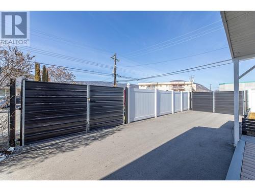 399 Nanaimo Avenue W, Penticton, BC - Outdoor