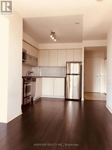 1707 - 275 Yorkland Road, Toronto, ON - Indoor Photo Showing Kitchen