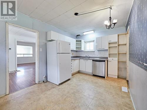 603 Mcroberts Avenue, Toronto (Caledonia-Fairbank), ON - Indoor Photo Showing Kitchen