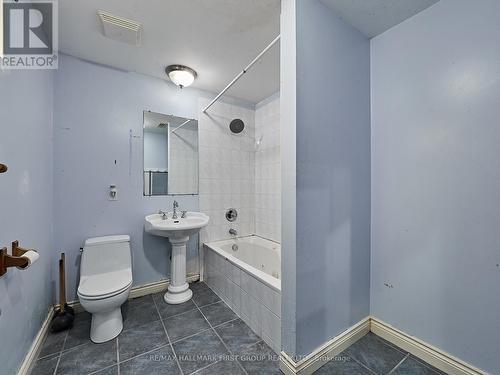 603 Mcroberts Avenue, Toronto (Caledonia-Fairbank), ON - Indoor Photo Showing Bathroom