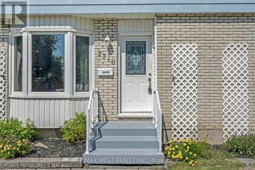 7710 Jubilee Drive, Niagara Falls, ON - Outdoor