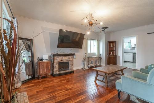 15 Agnes Street, Hamilton, ON - Indoor Photo Showing Living Room With Fireplace