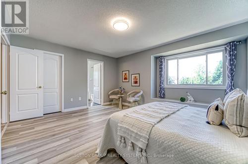 5183 Dryden Avenue, Burlington, ON - Indoor Photo Showing Bedroom