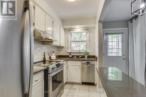 36 - 1385 Commissioners Road W, London, ON - Indoor Photo Showing Kitchen