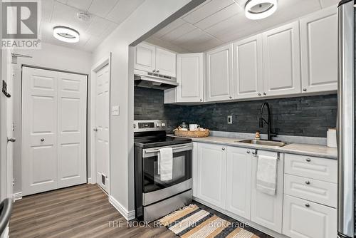 3-1 - 540 Mary Street E, Whitby (Downtown Whitby), ON - Indoor Photo Showing Kitchen