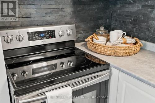 3-1 - 540 Mary Street E, Whitby (Downtown Whitby), ON - Indoor Photo Showing Kitchen