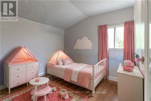 15 Agnes Street, Hamilton (Crown Point), ON - Indoor Photo Showing Bedroom