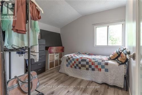 15 Agnes Street, Hamilton (Crown Point), ON - Indoor Photo Showing Bedroom