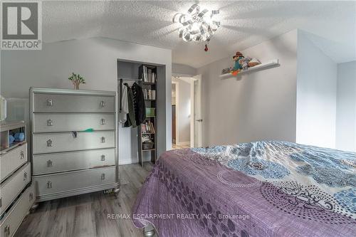 15 Agnes Street, Hamilton (Crown Point), ON - Indoor Photo Showing Bedroom