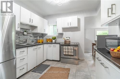 15 Agnes Street, Hamilton (Crown Point), ON - Indoor Photo Showing Kitchen With Double Sink