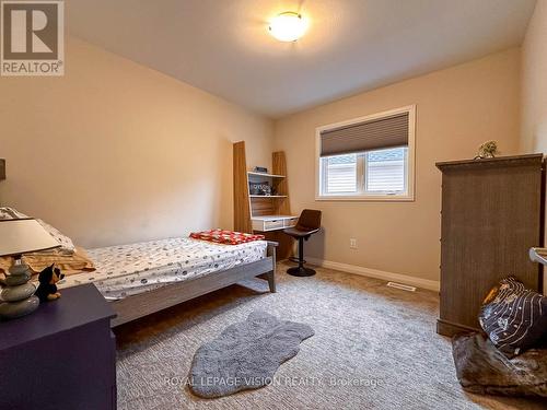 155 Bur Oak Drive, Thorold, ON - Indoor Photo Showing Bedroom