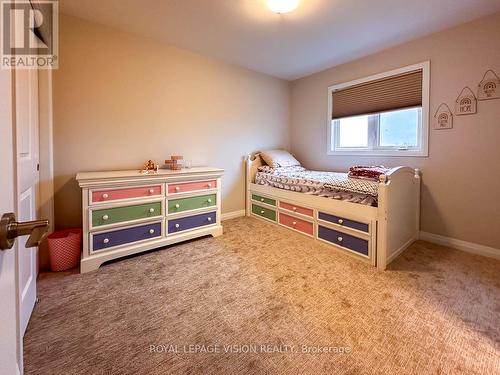 155 Bur Oak Drive, Thorold, ON - Indoor Photo Showing Bedroom