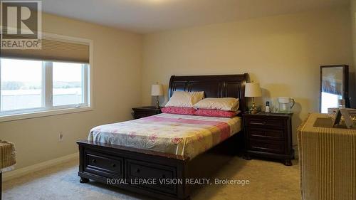 155 Bur Oak Drive, Thorold, ON - Indoor Photo Showing Bedroom