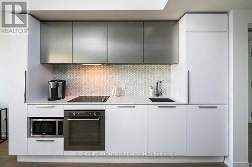 3001 - 85 Wood Street, Toronto (Church-Yonge Corridor), ON - Indoor Photo Showing Kitchen