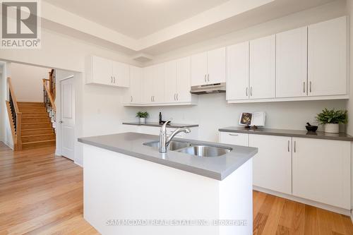 2163 Royal Gala Circle, Mississauga (Lakeview), ON - Indoor Photo Showing Kitchen With Double Sink