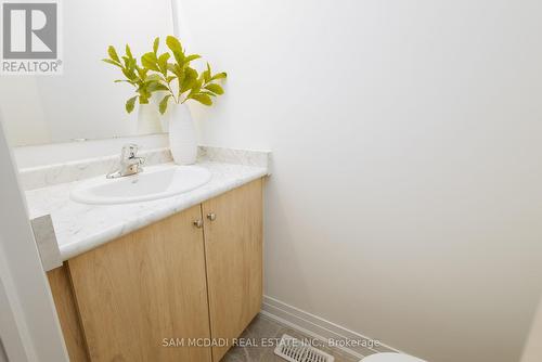 2163 Royal Gala Circle, Mississauga, ON - Indoor Photo Showing Bathroom