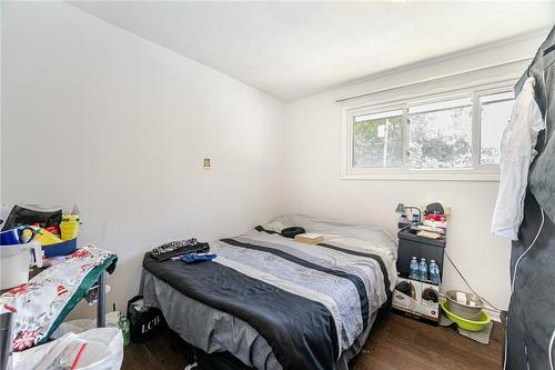 5212 New Street, Burlington, ON - Indoor Photo Showing Bedroom