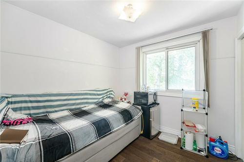 5212 New Street, Burlington, ON - Indoor Photo Showing Bedroom