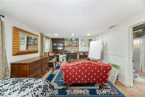 5212 New Street, Burlington, ON - Indoor Photo Showing Bedroom