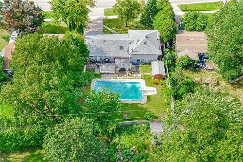 5212 New Street, Burlington, ON - Outdoor With In Ground Pool