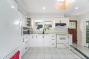 5212 New Street, Burlington, ON  - Indoor Photo Showing Kitchen 