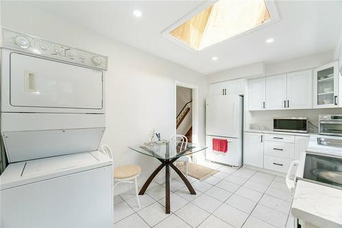 5212 New Street, Burlington, ON - Indoor Photo Showing Laundry Room