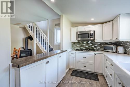 34 Ridgewood Drive, Norfolk, ON - Indoor Photo Showing Kitchen