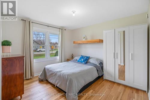 396 Helena Street, Fort Erie (Lakeshore), ON - Indoor Photo Showing Bedroom