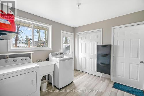 396 Helena Street, Fort Erie (Lakeshore), ON - Indoor Photo Showing Laundry Room