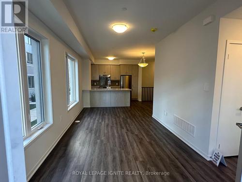 85 - 39 Honeycrisp Crescent, Vaughan, ON - Indoor