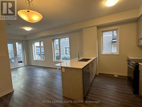 85 - 39 Honeycrisp Crescent, Vaughan, ON - Indoor Photo Showing Kitchen