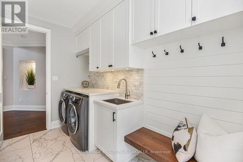 4052 Apple Valley Lane, Burlington, ON - Indoor Photo Showing Laundry Room