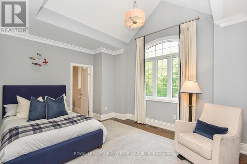 4052 Apple Valley Lane, Burlington, ON - Indoor Photo Showing Bedroom