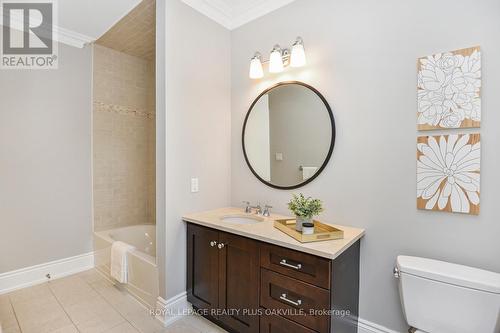 4052 Apple Valley Lane, Burlington, ON - Indoor Photo Showing Bathroom