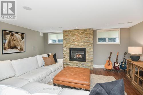 4052 Apple Valley Lane, Burlington, ON - Indoor Photo Showing Living Room With Fireplace