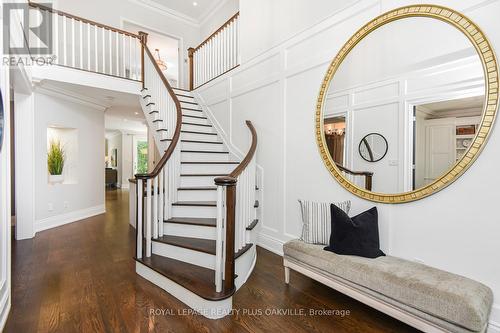 4052 Apple Valley Lane, Burlington, ON - Indoor Photo Showing Other Room