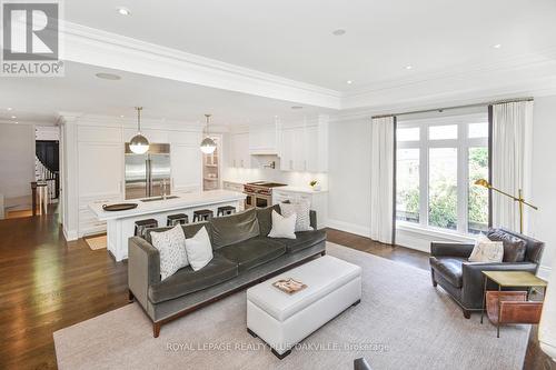 4052 Apple Valley Lane, Burlington, ON - Indoor Photo Showing Living Room