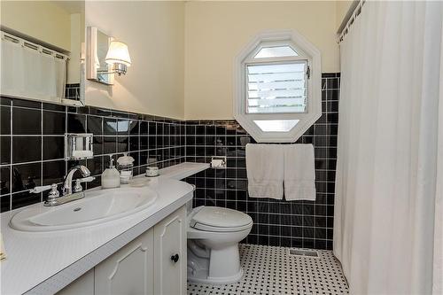 236 Donnelly Drive, Mississauga, ON - Indoor Photo Showing Bathroom