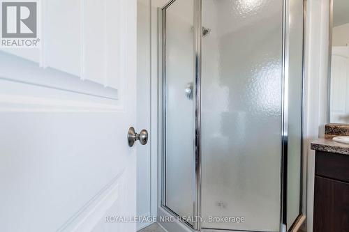 57 Videl Crescent N, St. Catharines, ON - Indoor Photo Showing Bathroom