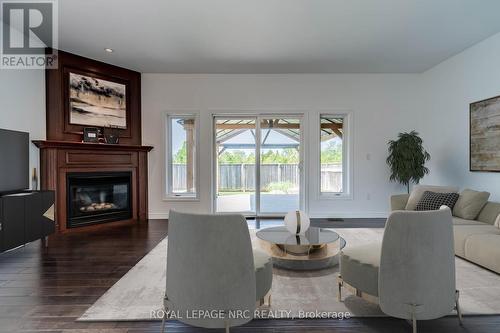 57 Videl Crescent N, St. Catharines, ON - Indoor Photo Showing Living Room With Fireplace