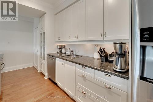 313 - 20 Scrivener Square, Toronto (Rosedale-Moore Park), ON - Indoor Photo Showing Kitchen