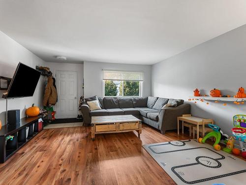 Hall d'entrÃ©e - 8425  - 8429 Place Du Meunier, Mirabel, QC - Indoor Photo Showing Living Room